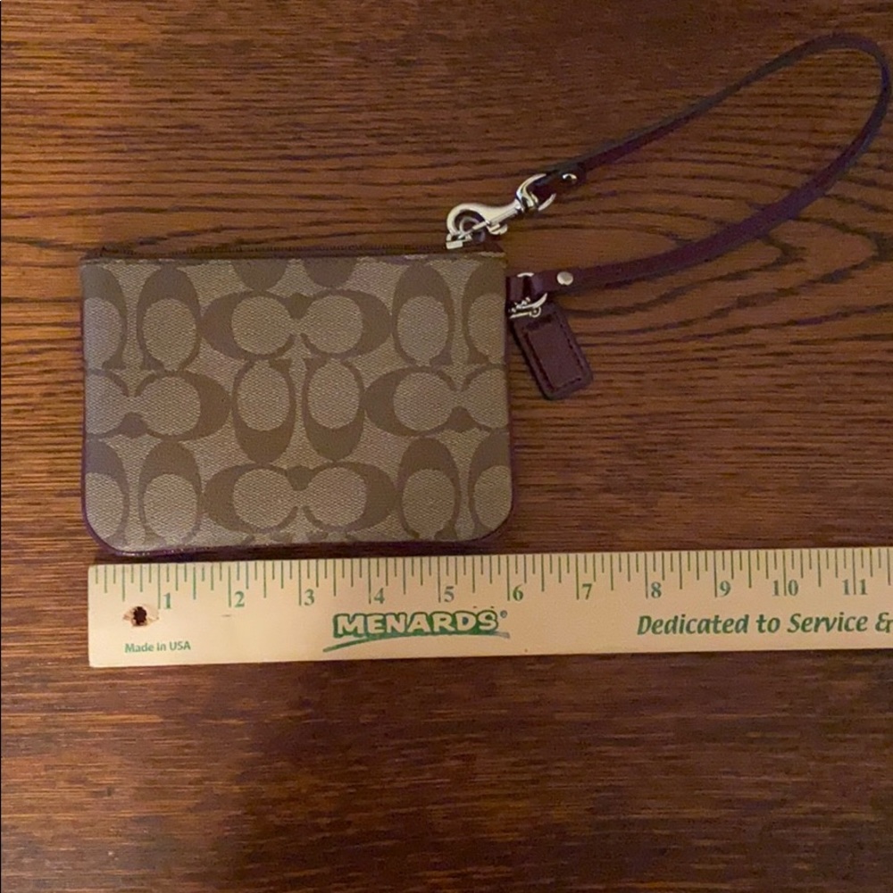 Coach wristlet - Picture 2 of 4